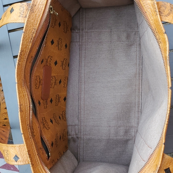 💥💥SOLD💥💥MCM TOTE BAG - Picture 7 of 16